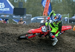 Jackson Richardson / Honda 2nd - overall 2015 Round 2 / Class : SX2 Australian Supercross Championship Jimboomba QLD 17th October 2015 © Sport the library / Jeff Crow