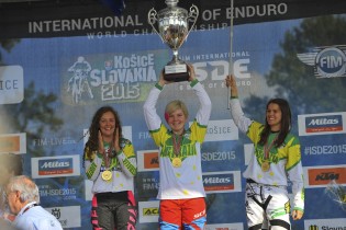 Tayla Jones celebrates her ISDE victory